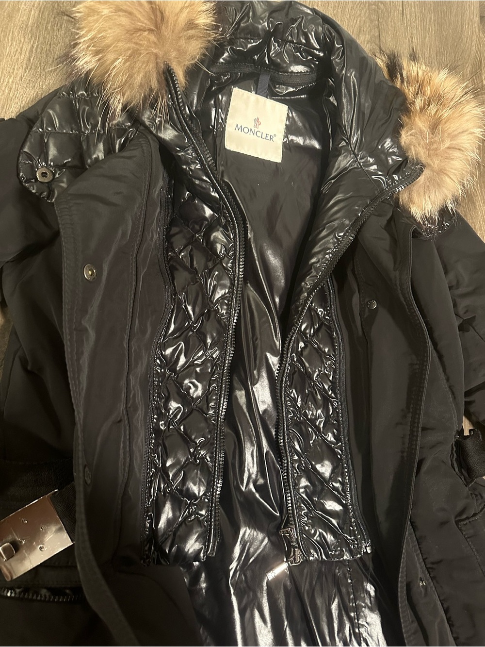 Authentic Moncler coat - Picture 3 of 8